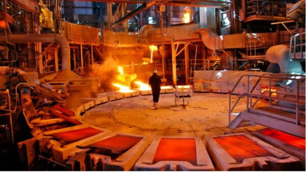 Codelco record copper premium sparks threats from Chinese buyers