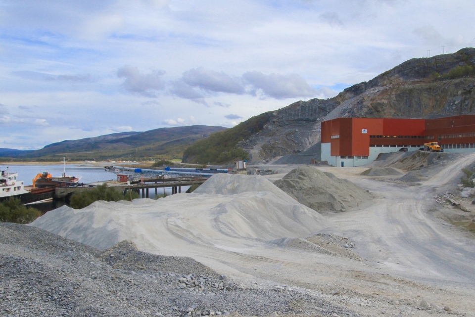 Blue Moon closes Nevada tungsten mine deal to boost U.S. critical metals supply