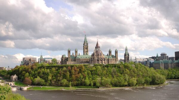 Canada Liberals push age 16 limit for social media, AI chatbot access