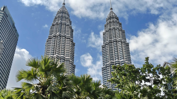 Kuala Lumpur thieves steal millions worth of gold in brazen daylight robbery