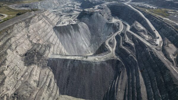 Agnico Eagle suspends Barnat mining after wall movement at Canadian Malartic
