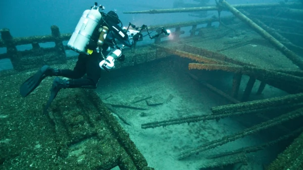 Florida divers recover rare silver bar from shipwreck site