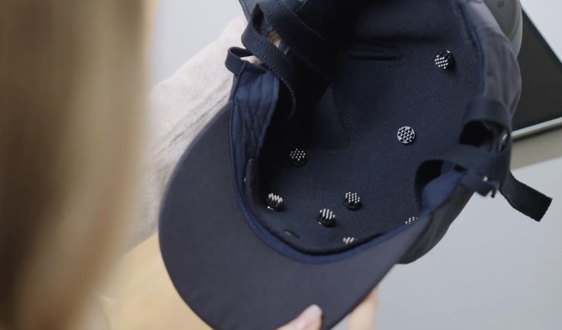 Universal Brain's EEG ball cap gets FDA clearance for neuroscience research