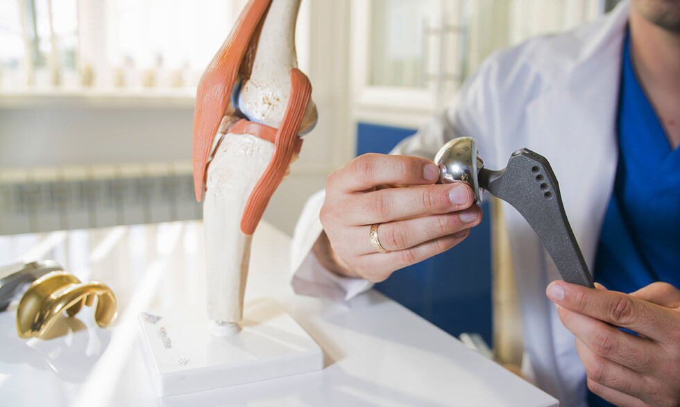 Wellness tech companies WHOOP and Kinomatic try to improve joint replacement recovery