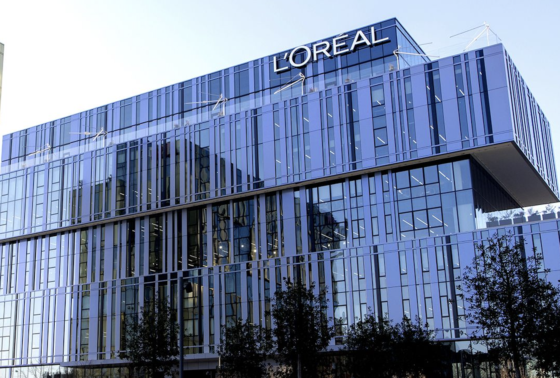 L'Oreal surpasses LVMH to become leading French stock